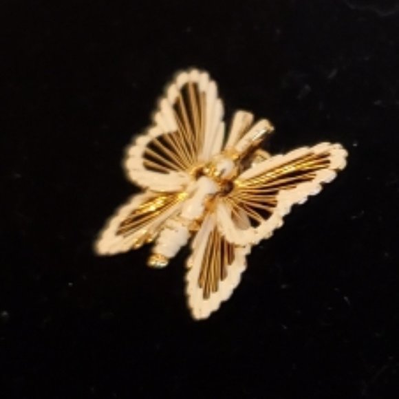 Vintage Golden Butterfly Lapel Pin - Picture 5 of 5